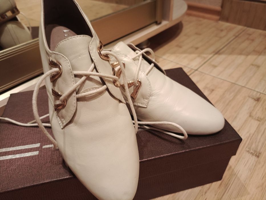 Продажа обуви из кожи