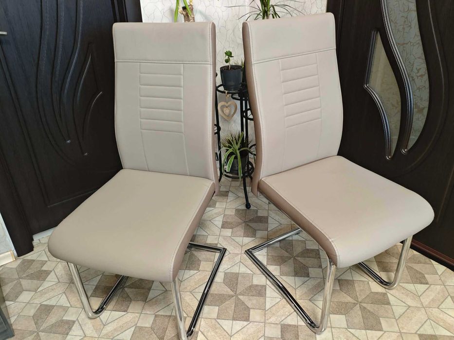 Бежов трапезен стол ЗЕН еко кожа 43/60/98 СМ