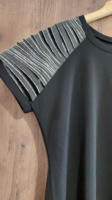 Черна дамска рокля