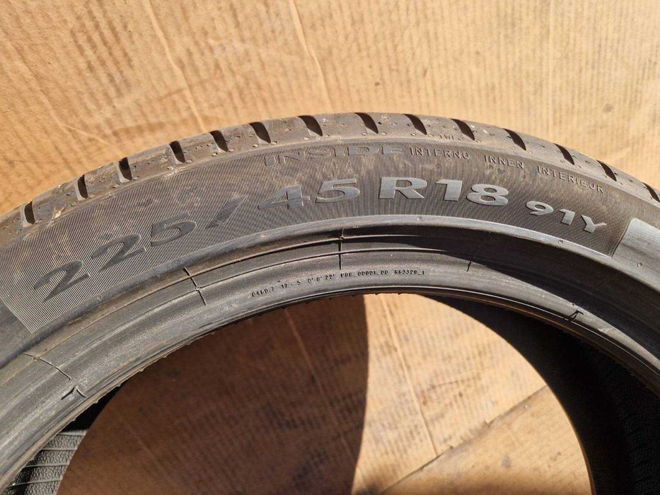 1 Pirelli R18 225/45 Лятна гума DOT4121