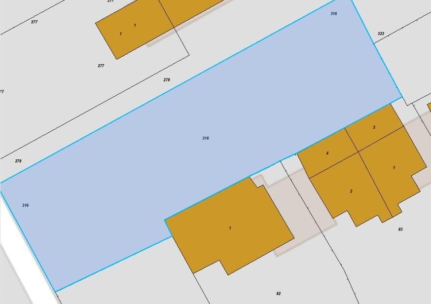 Парцел (УПИ) с проект за Две Къщи с двор