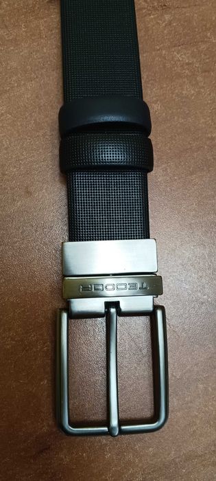 Мъжки костюм Теодор в комплект с черни обувки и колан