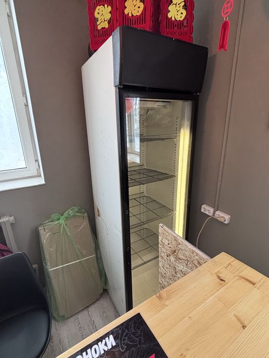 Витринный холодильник 130 тысч