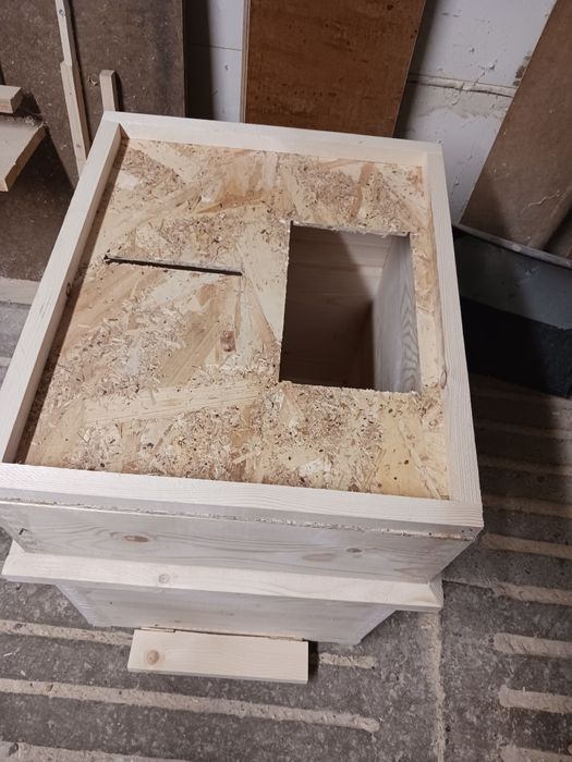 Producator lazi de albine