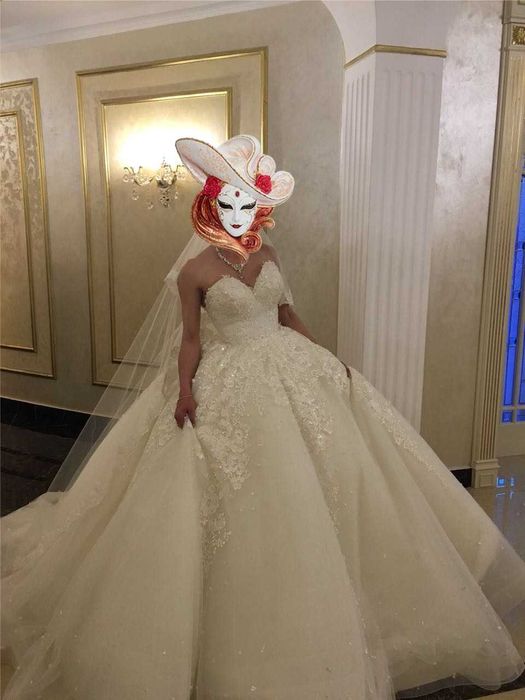 Продаётся королевское платье