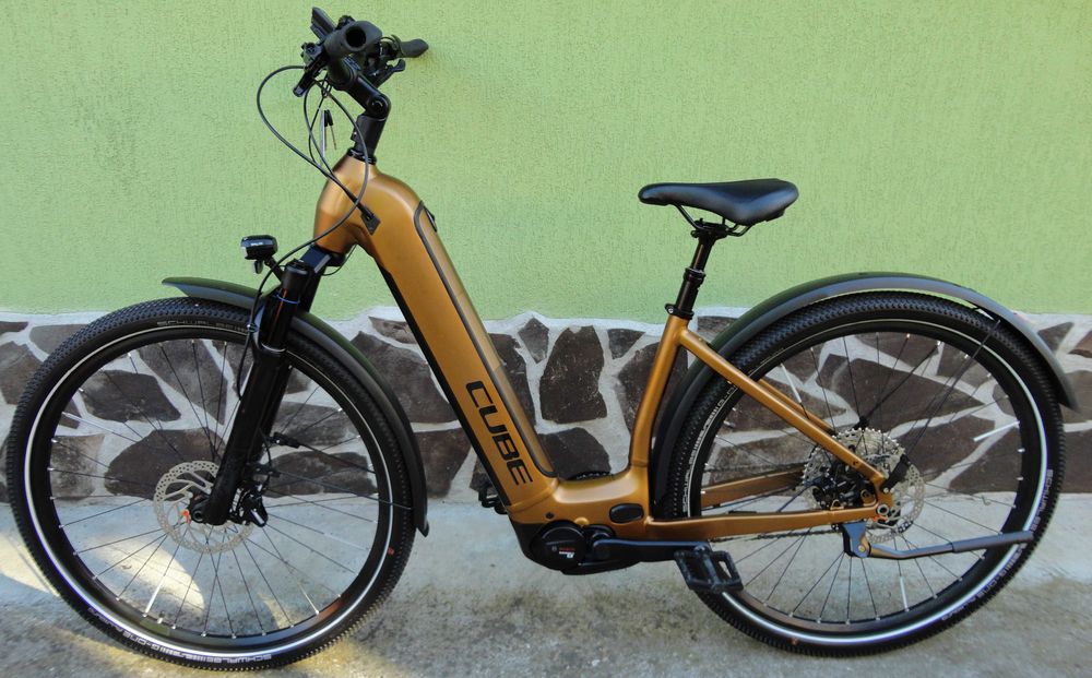 Bicicleta electrica dama Cube Nuride