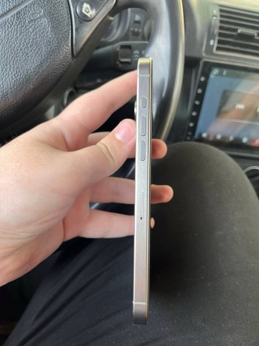 Обменяю iPhone 15 pro max 512 на samsung