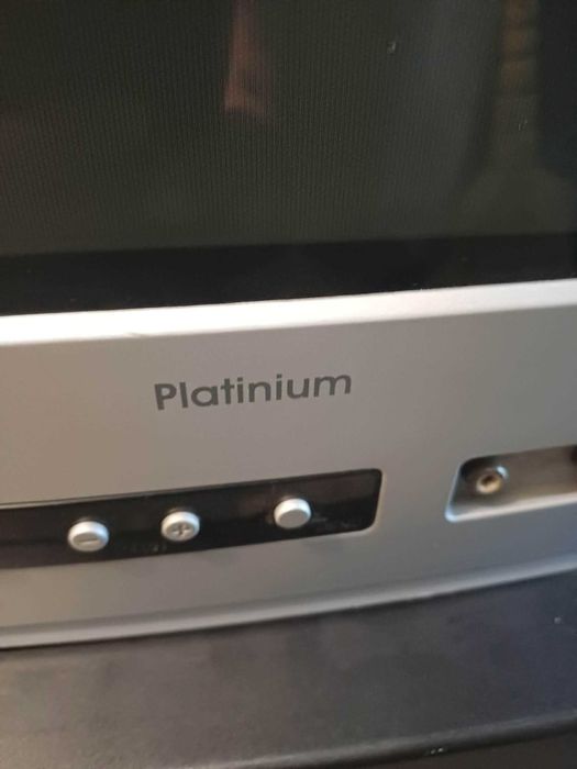 vand televizoare cu tub in perfecta stare de functionare plus telecomanda 70 lei bucata