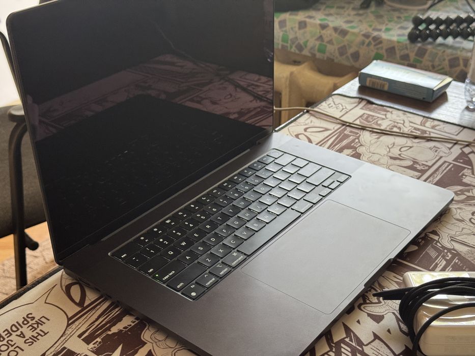 Macbook 16 pro 512/18