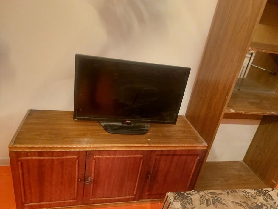 Тумбочка пад телевизор