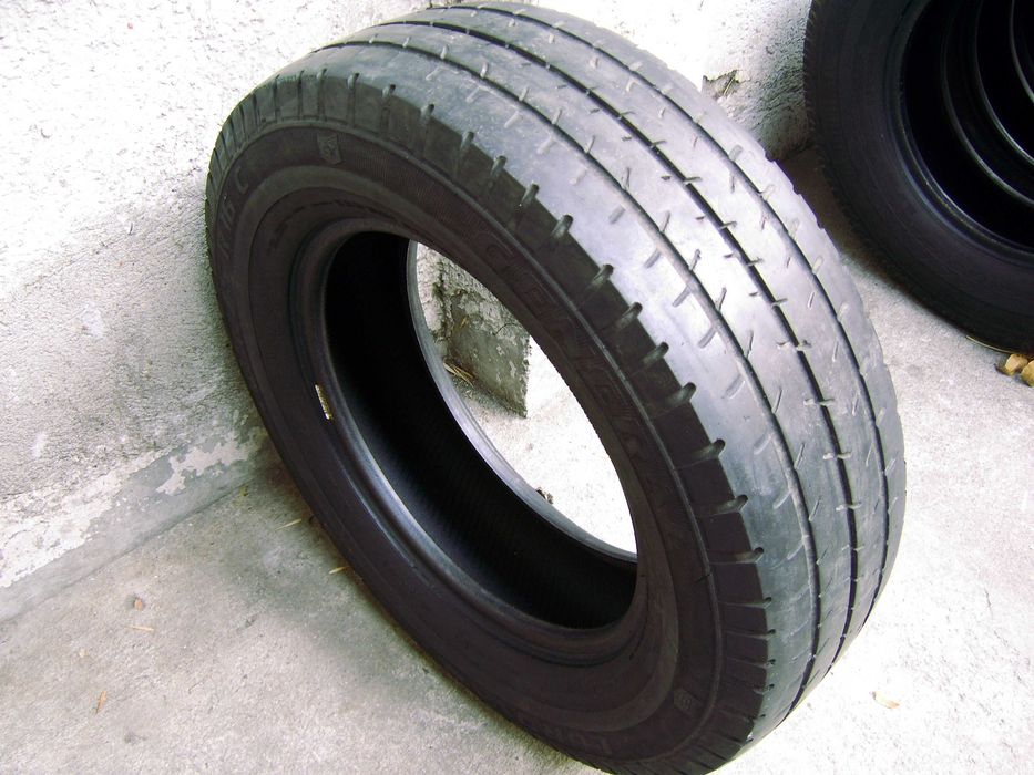 Гуми за бус  215 75 16 и 205 75 16 единични бройки