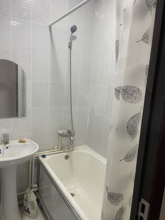 Продаётся 2-х комнатная квартира 1- этаж 4-х этажного дома