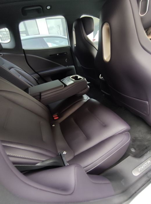 Avatr07 elektr rangi oq