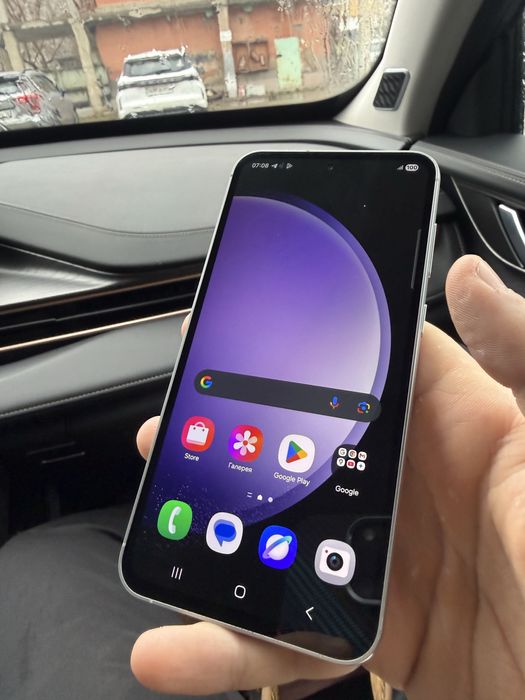 Продам samsung s23 fe в очень хорошем состоянии
