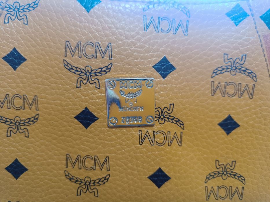 Дамска чанта МСМ в комплект с портфейл и несесер