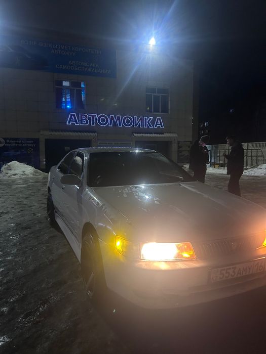 Продам машину, креста 90 2л