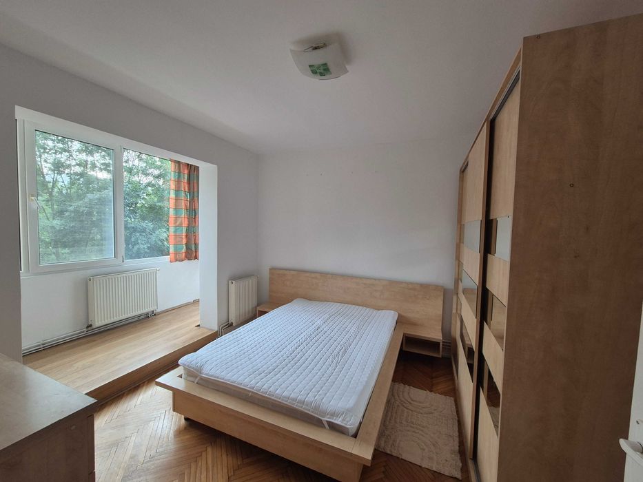 De inchiriat apartament 3 camere Tudor