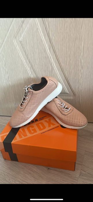 Нови дамски маратонки