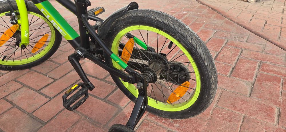 Детско колело Cube 160 BLK + каска