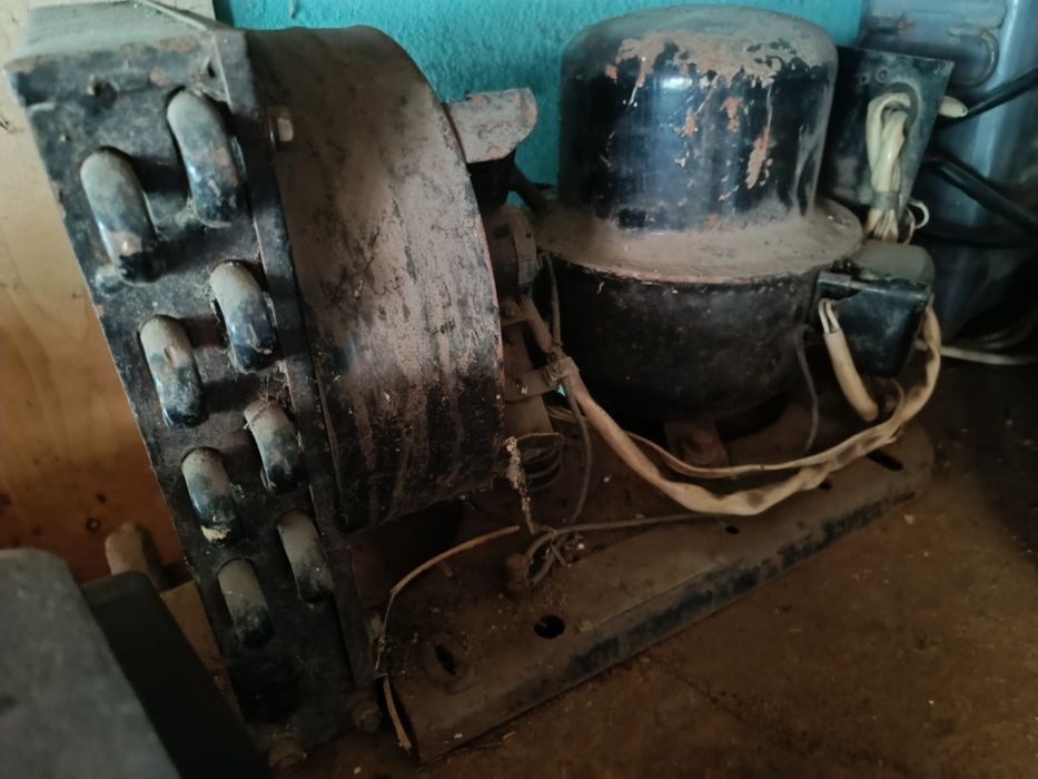 Двигатель от холодильного оборудования