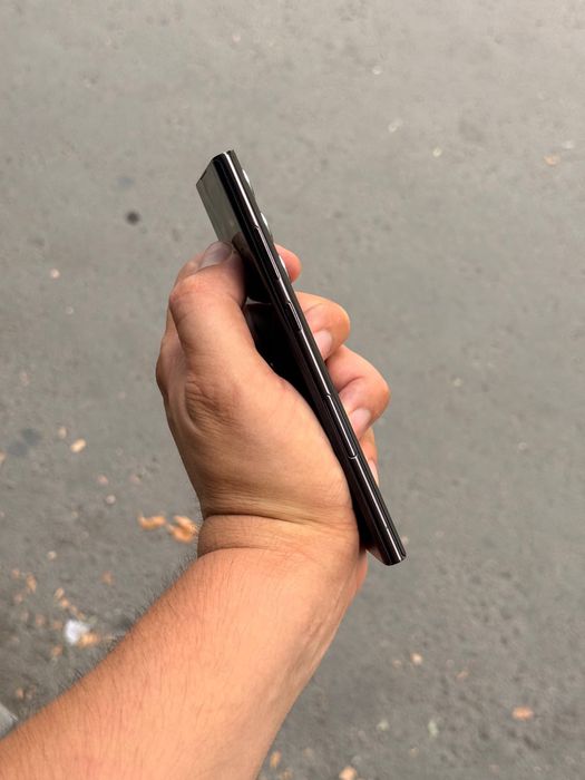 Samsung S22 Ultra 5)g