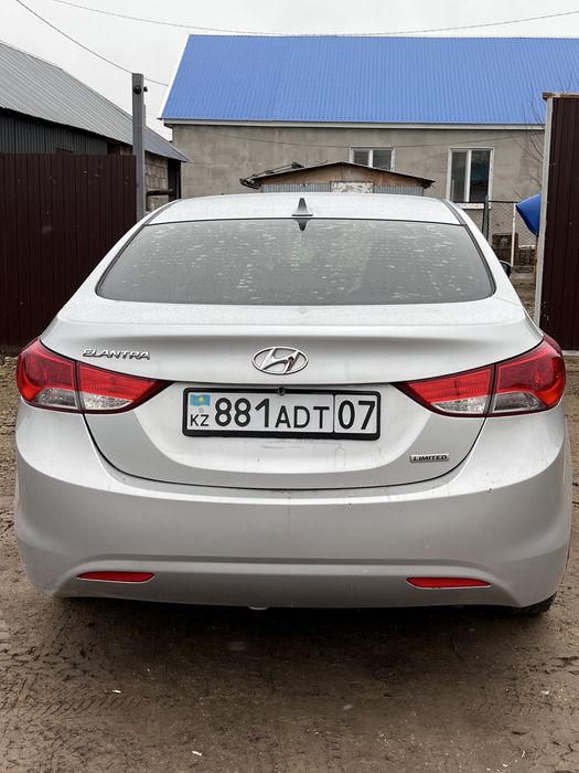 Hyundai Elantra limited 2012