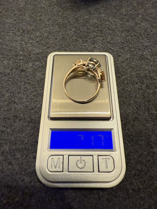 Inel aur cu pietre pretioase