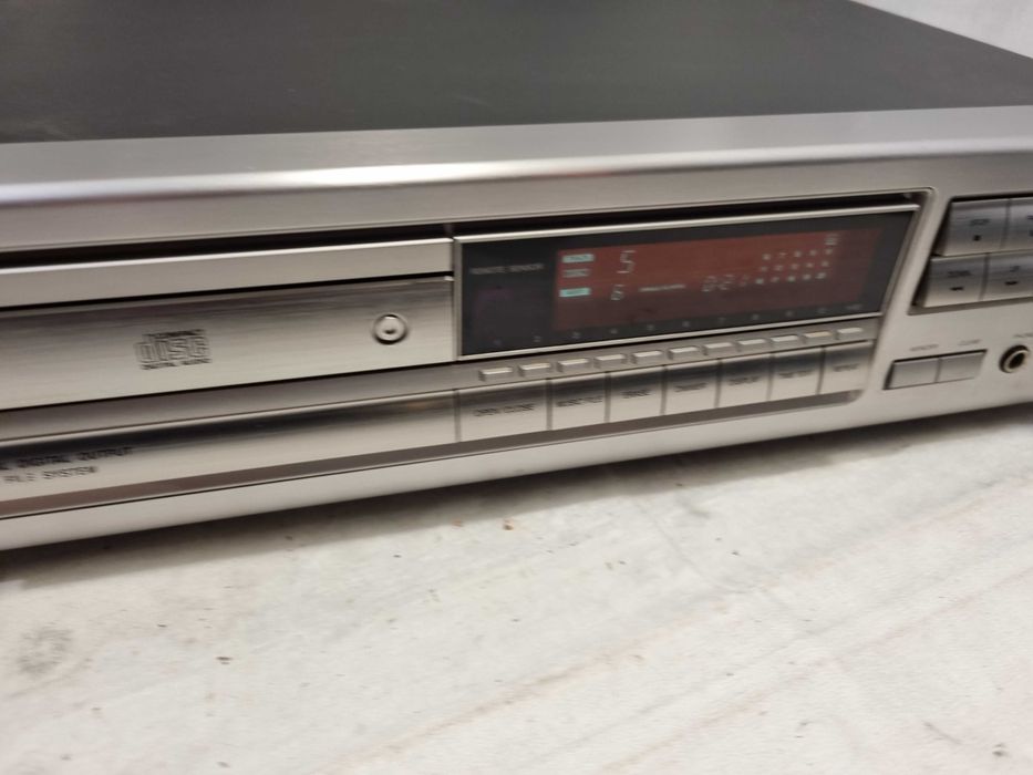 Onkyo DX-6830 1 bit