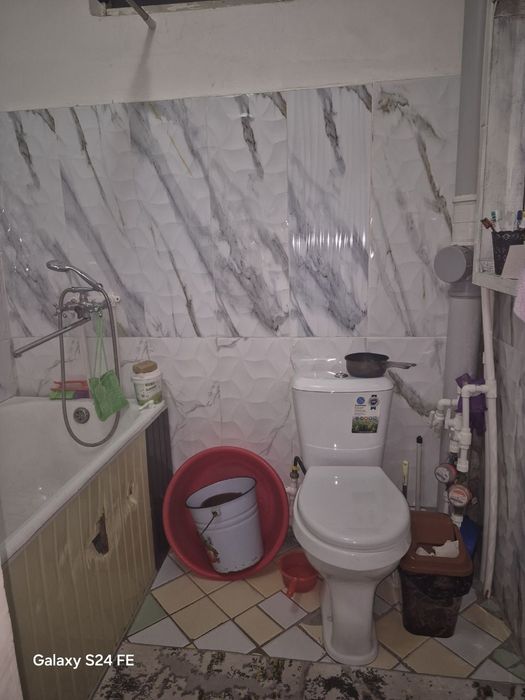 1хонали 1-этажда жойлашган квартира сотилади