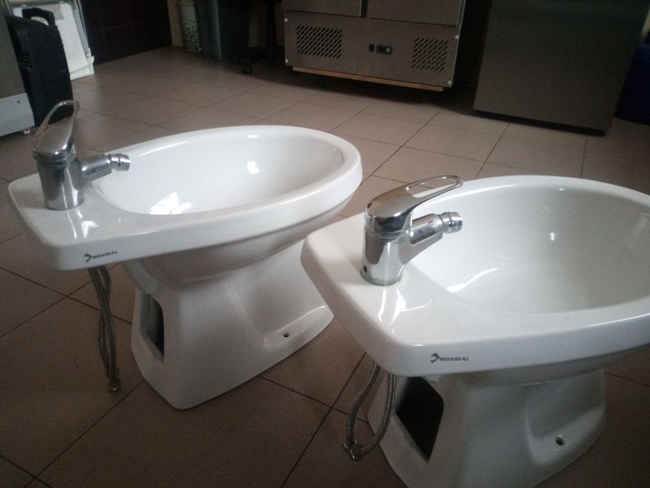 Vând 2 bideuri diamant cu tot cu baterie