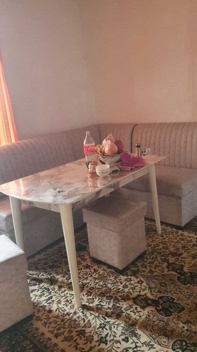 Qizlarga Kadeshva bozori orqasida Hovli uy