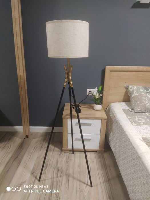 Lampadar de podea