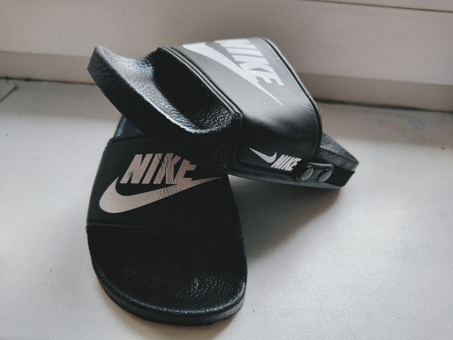 Slapi copii Nike.