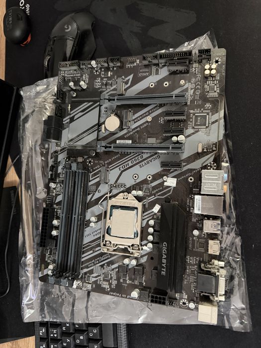 Мат плата + процессор B360 HD3 и i5 9400f