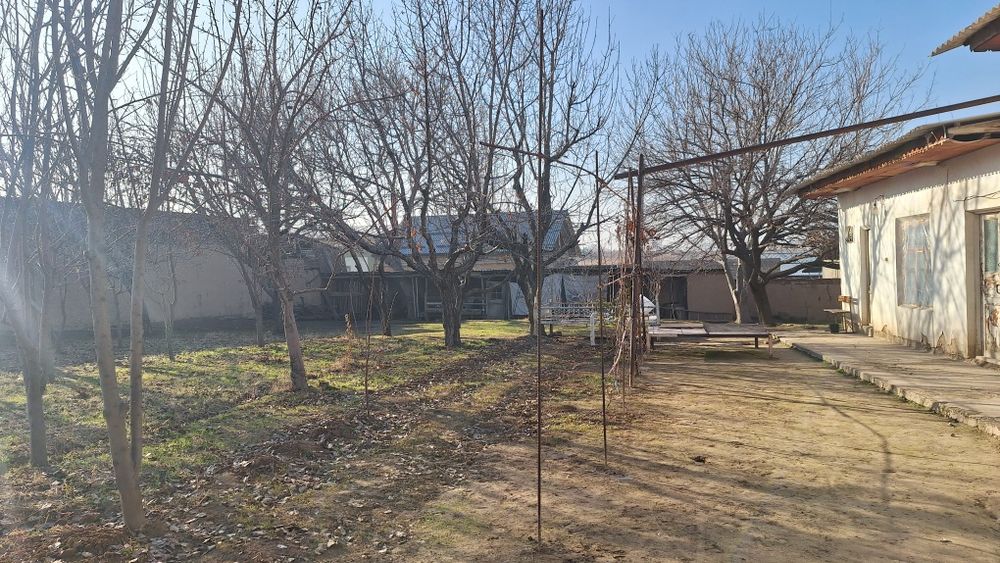 Uchastka yer xisobida sotiladi