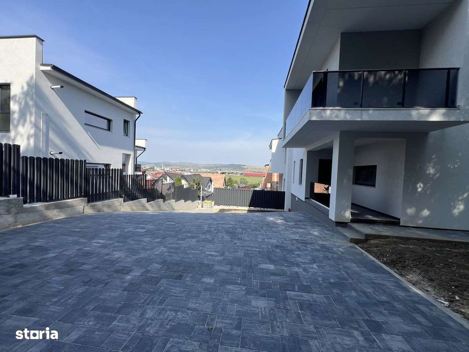 Casă  lângă pădurea Barcului in Dezmir