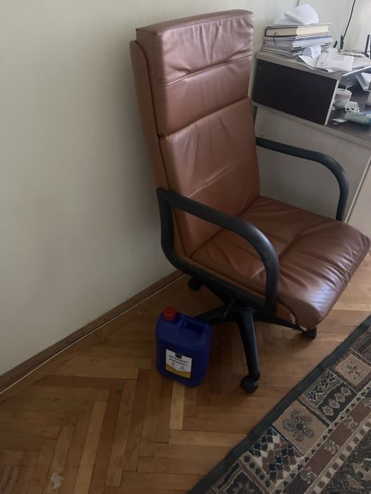 Scaun birou folosit in stare buna