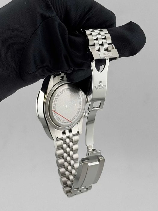 Наручные часы TUDOR Black Bay
