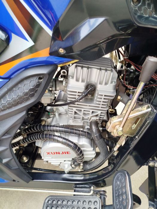 Mototsikil Xunji 300