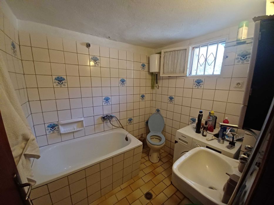 Продава къща с 3 апартамента 105м2 с гледка море в Аспровалта, Гърция