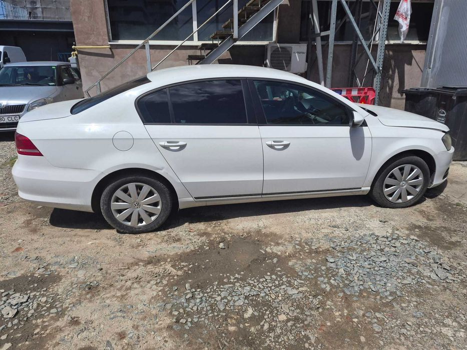 VOLKSWAGEN Passat 2011 — imagine 2