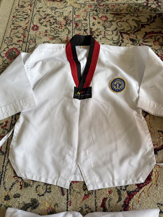 Продам форму для таэквондо