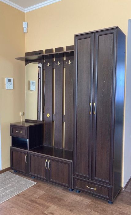 Стенка в прихожую