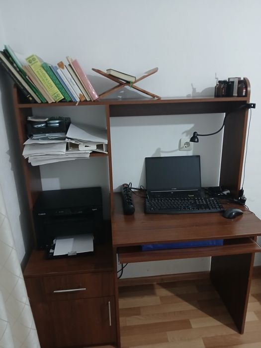 Продам компьютерный стол