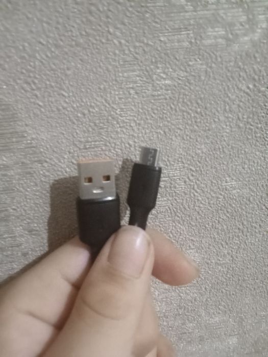 зарядка USB обсолютно новая