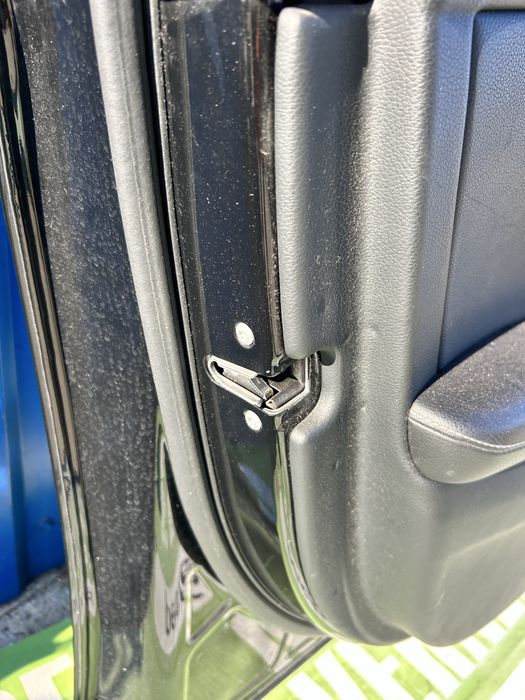Broască ușă , încuietoare ușă stânga față Mercedes W213