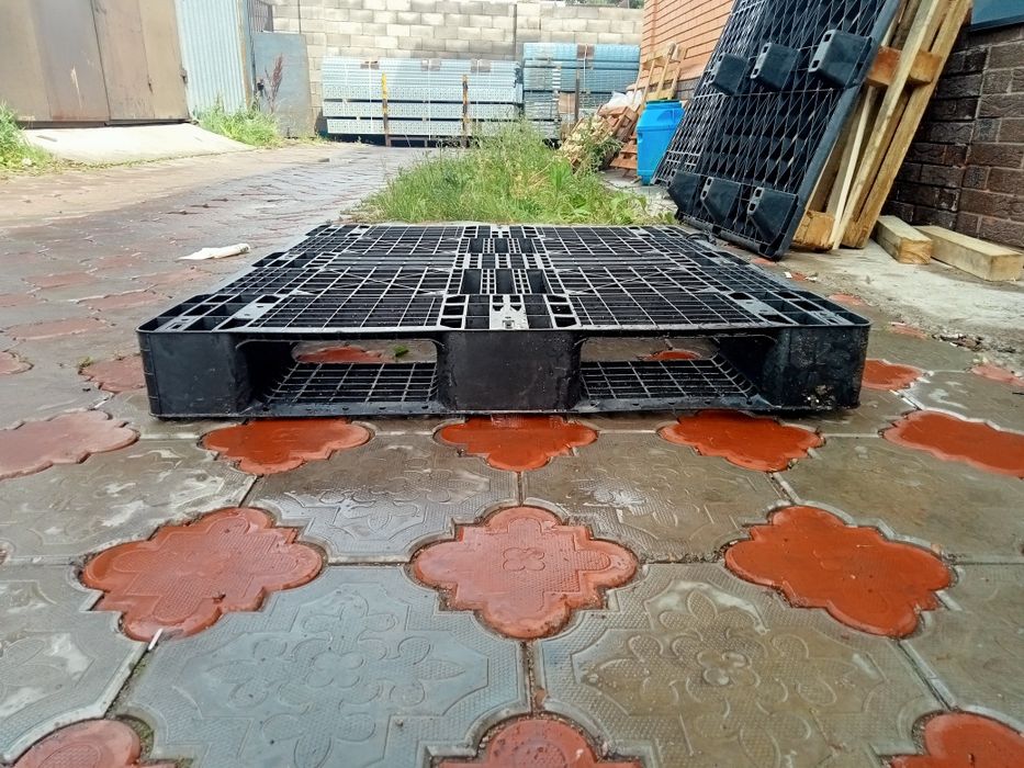 Пластиковые паллеты (поддоны)