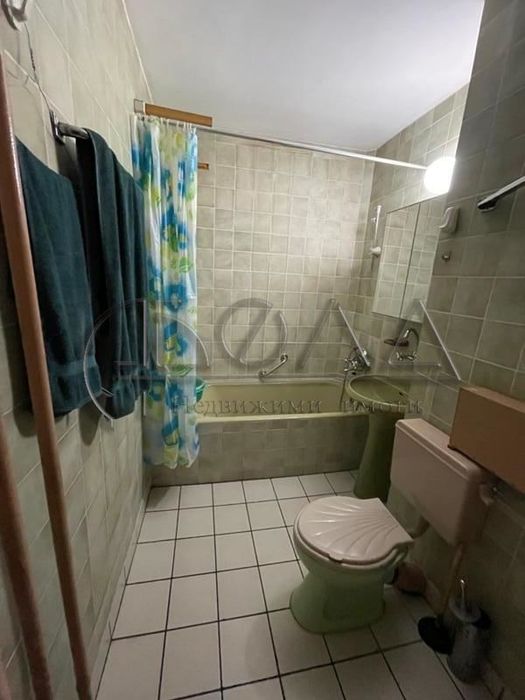 Продава се Тристаен апартамент в София, Надежда 2 - 90 кв.м за 2445 €/кв.м - Снимка #9