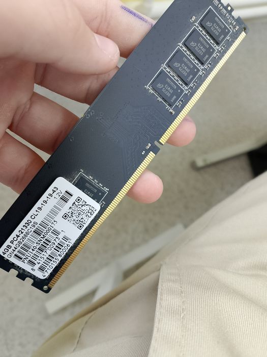 4 gb 2 плашки ddr4 DIMM в хорошем состоянии