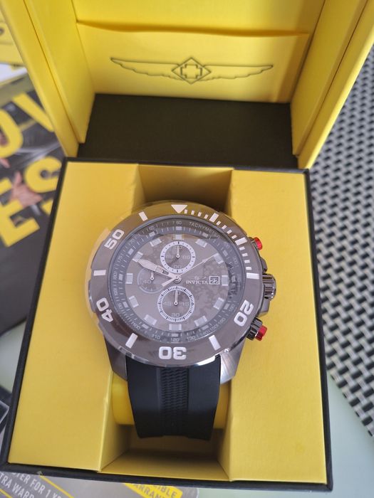 Мъжки.  часовник Invicta